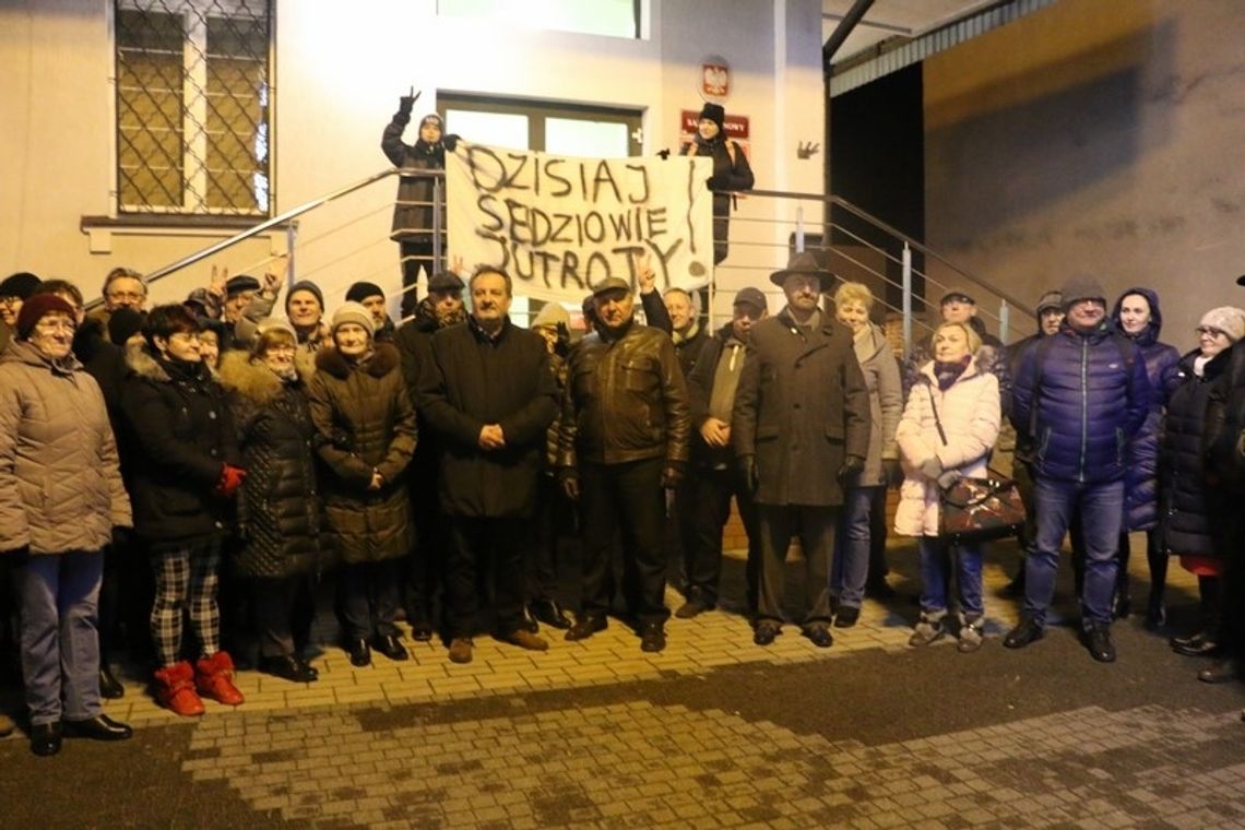 W Augustowie odbyła się manifestacja w obronie sądów 