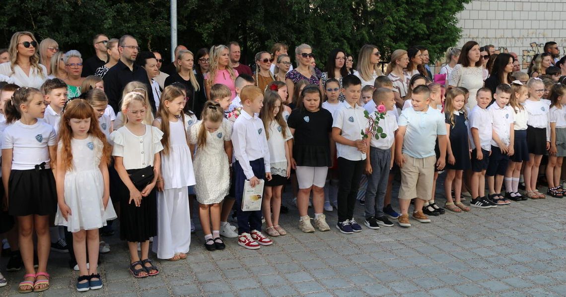 Rok szkolny dobiegł końca. Rozpoczęły się wakacje.
