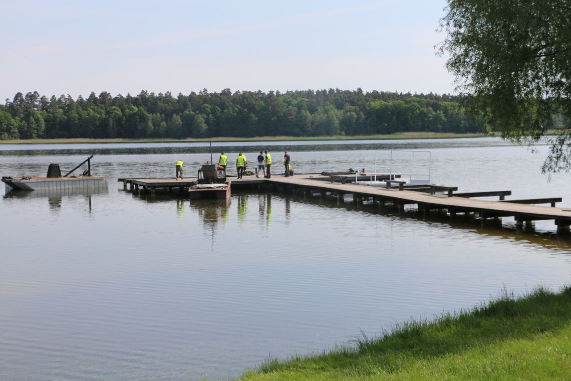 Rozbiórka pomostu na plaży Bielnik (Archiwum PP).