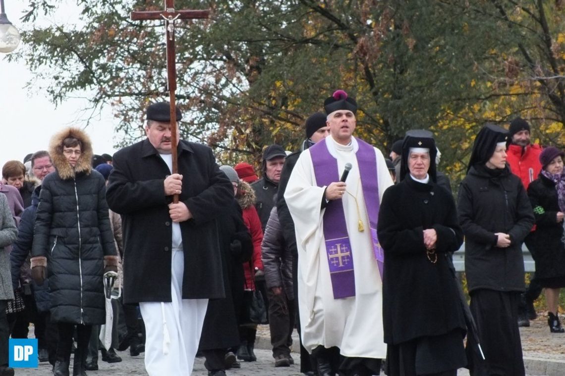 "Zasłużyć na chwałę ołtarzy" - wywiad z ks. Wojciechem Jabłońskim