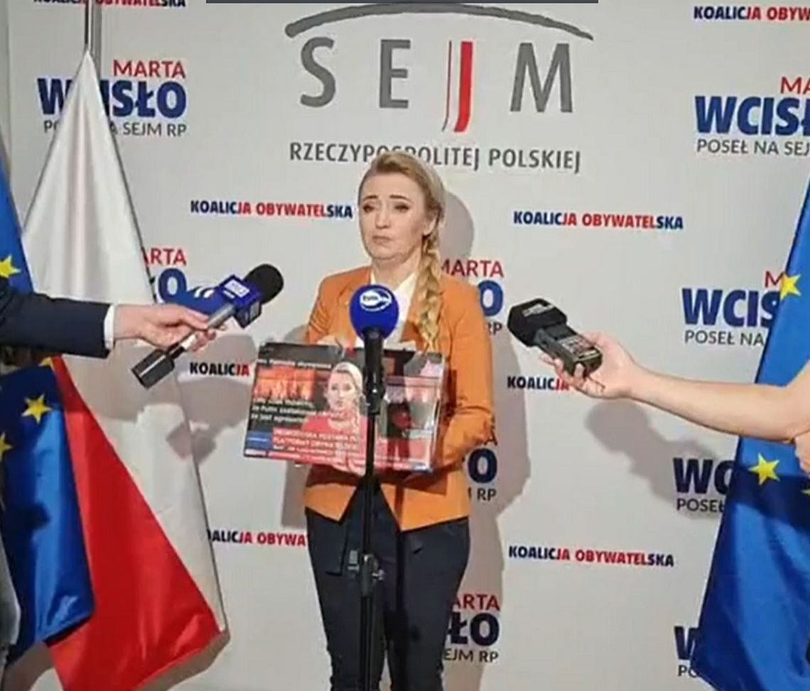 Zatłuczemy cię szklaną butelką! Takie pogróżki dostają polscy politycy. W tle Rosja