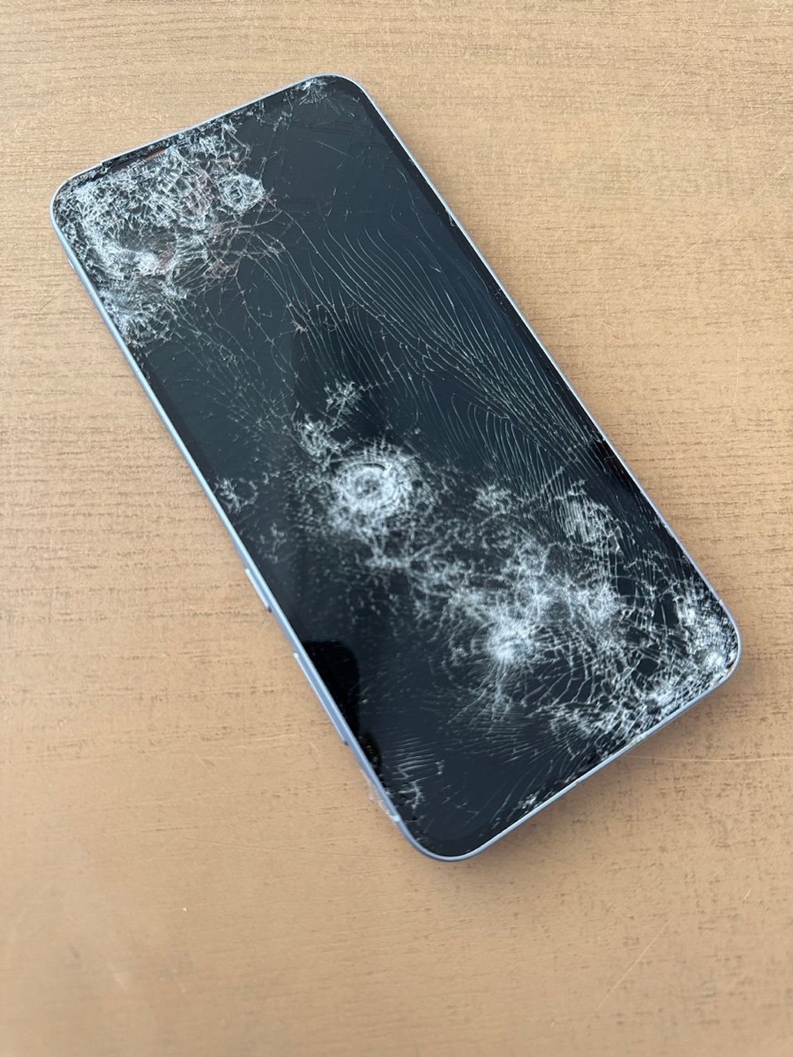Zniszczył telefon siostry podczas awantury Zniszczył telefon siostry podczas awantury
