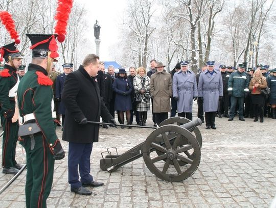 Biało-czerwone konfetti nad Rynkiem (galeria)