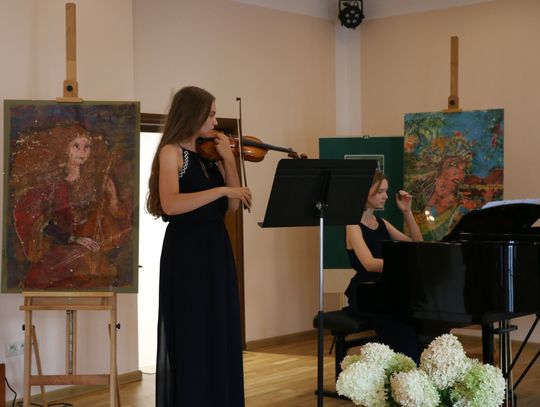 Duet skrzypaczki Melanii Arthemis Nikolopoulou z akompaniamentem pianistki Karoliny Siemienowicz