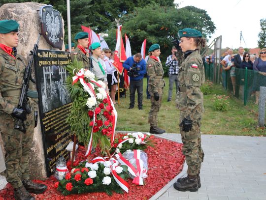 Żłożenie wieńców przy pomniku Józefa Piłsudskiego w Lipsku