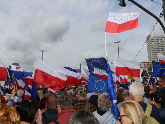 Marsz miliona serc flaga Augustowa