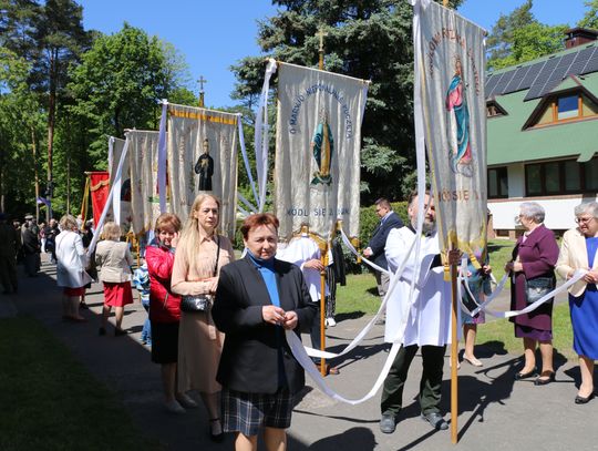 Maj jest miesiącem w sposób szczególny poświęcony Matce Bożej.