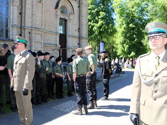 Na uroczystości pojawili się funkcjonariusze straży granicznej.