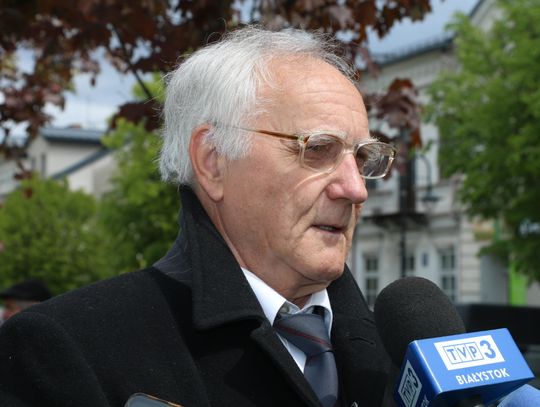 Na zdjęciu Tadeusz Rewiński, przedstawiciel rodzin Ofiar Obławy Augustowskiej.